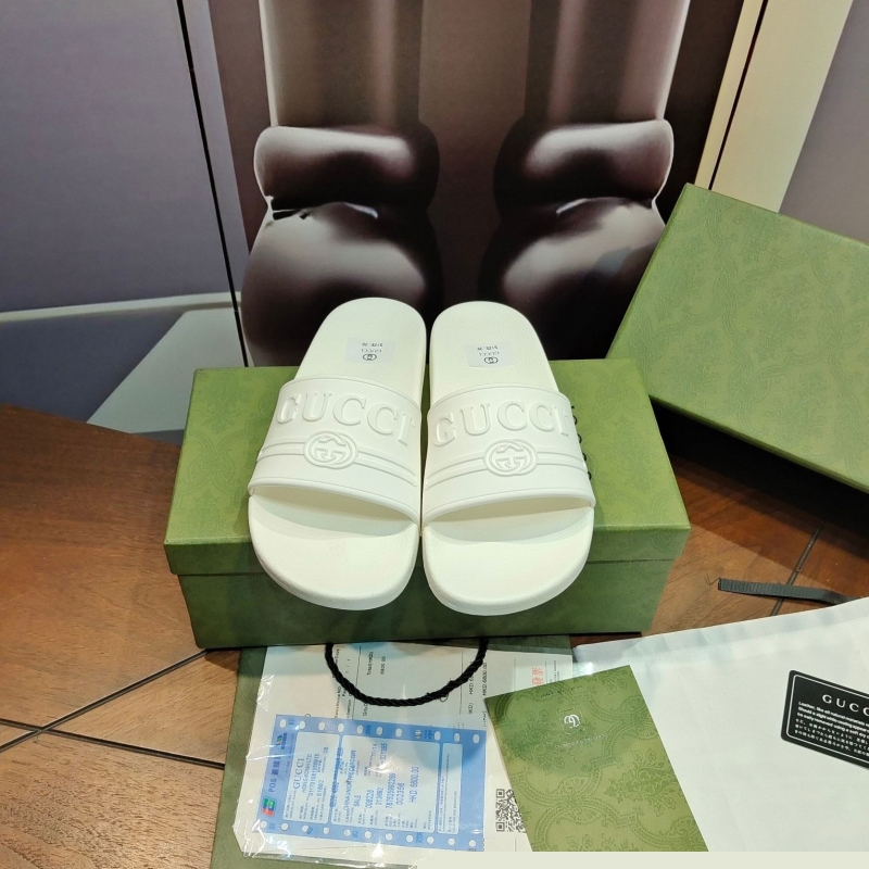 G*u*i slippers